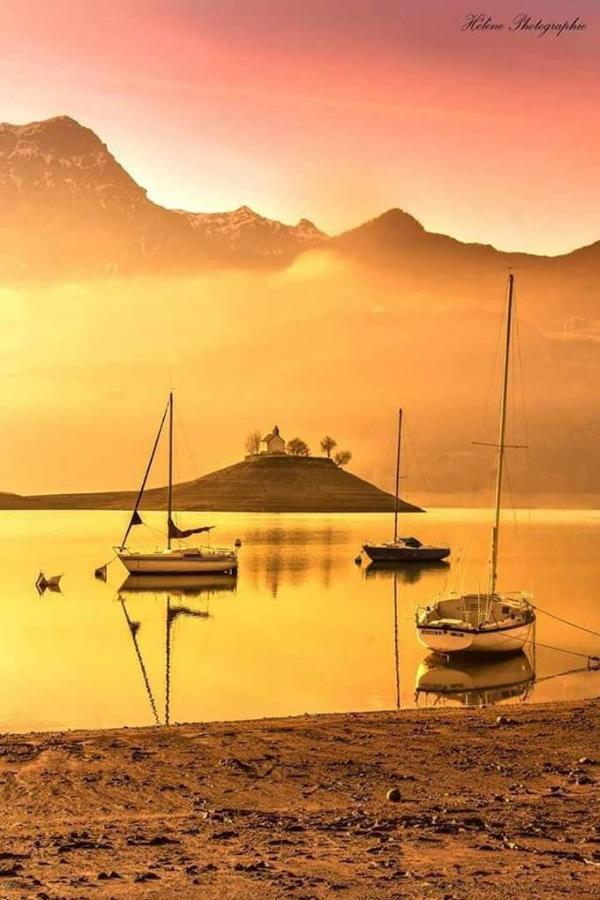 Au Paradis Des Grillons Espinasses Exterior foto